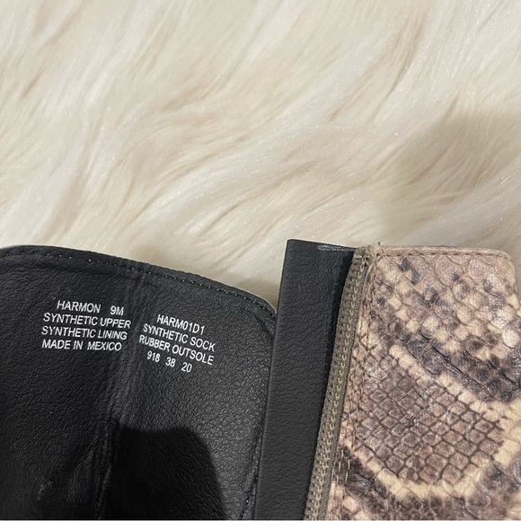 Women’s Steven by Steven Madden Harmon Snake Print Moto Boots 9 US! - Picture 7 of 14